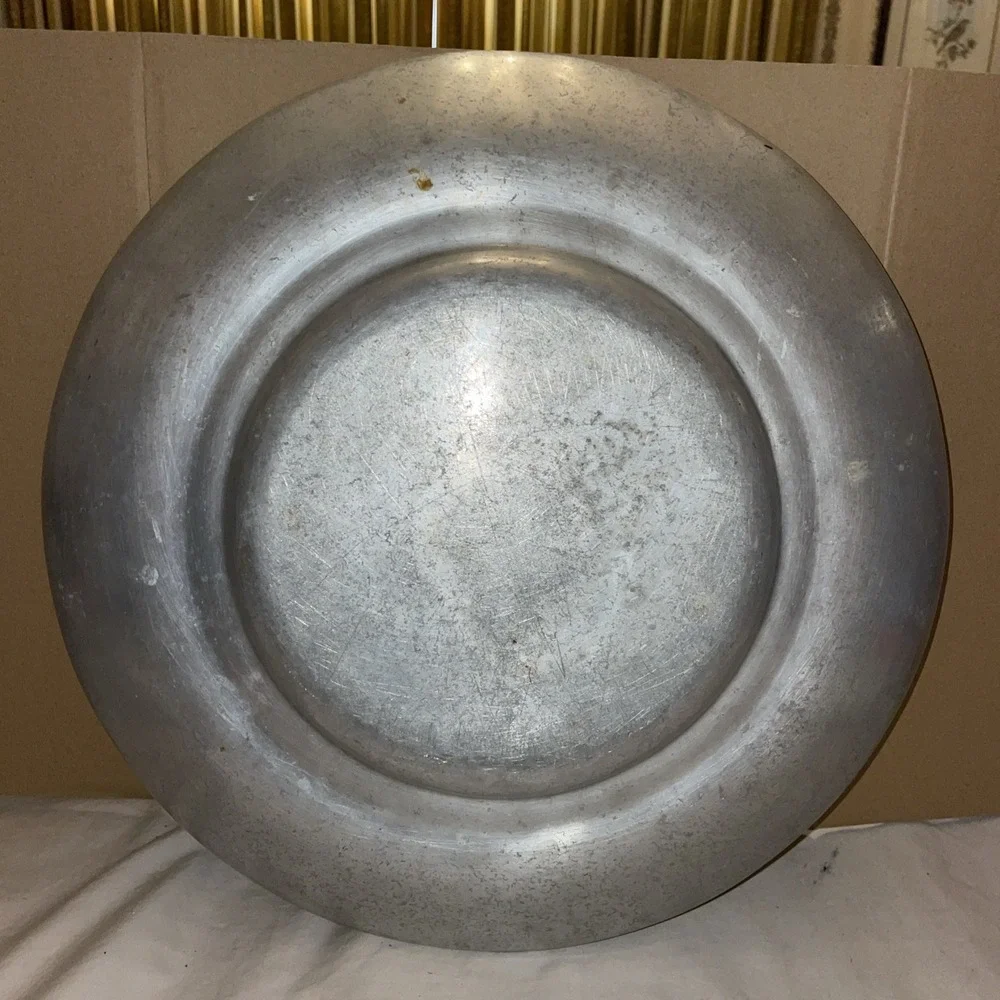 vintage hand-wrought hammered aluminum serving tray or bowl Roses Leaves‎ Detail
